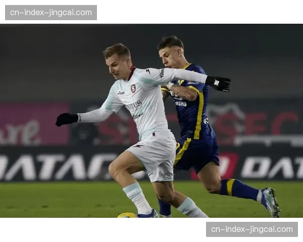 战报:萨勒尼塔纳1-3恩波利,客队三次进球均来源于利用场地宽度的转移 战报:萨勒尼塔纳1-3恩波利,客队三次进球均来源于利用场地宽度的转移