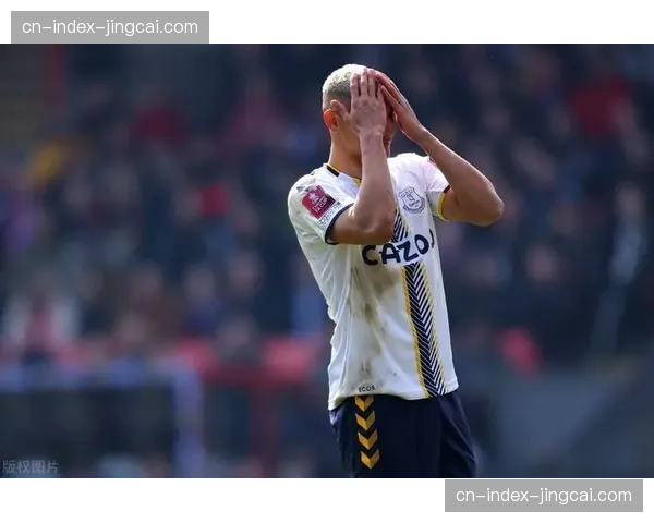 产业报告：数据分析公司报告指出，英超场均冲刺次数较五年前下降，比赛节奏转向控球主导